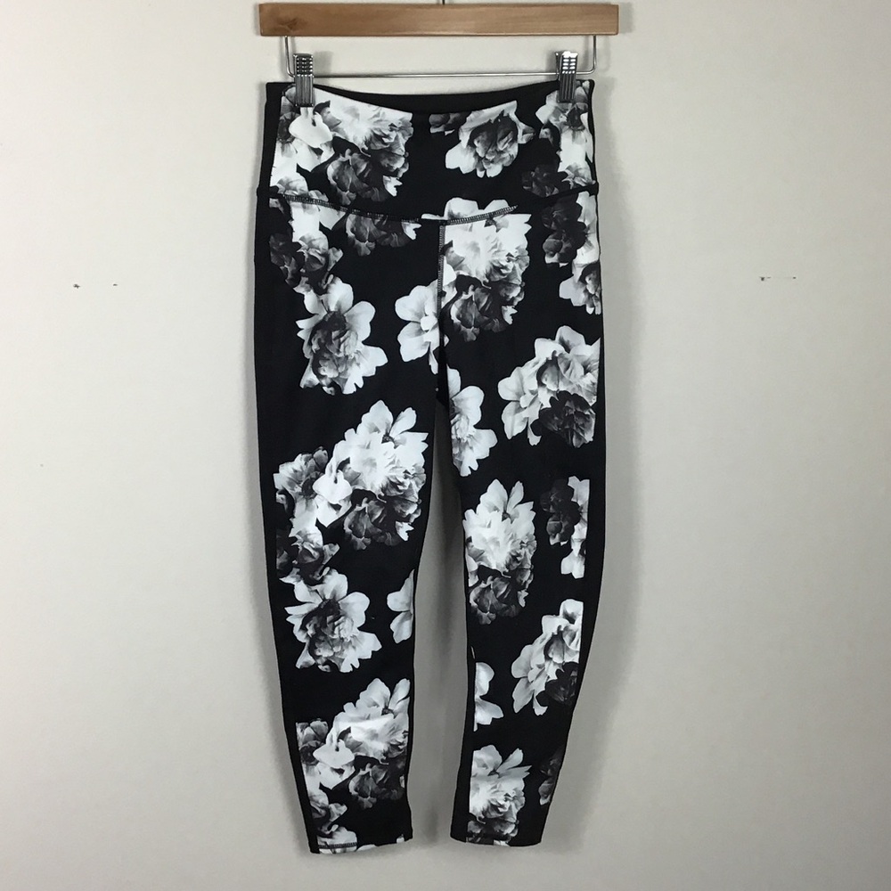 Gapfit gap athletic leggings full length high rise medium black& white floral